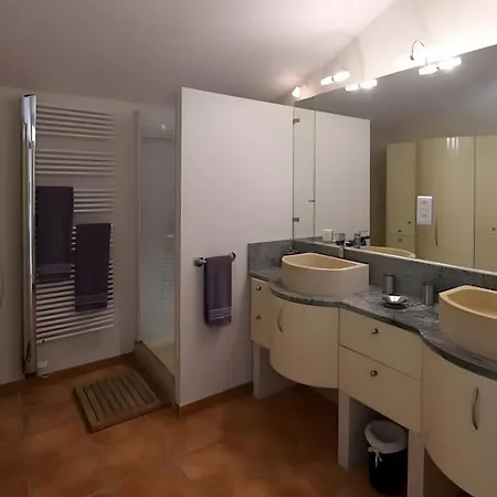 Mas De Charme Sur Durance Holiday home *