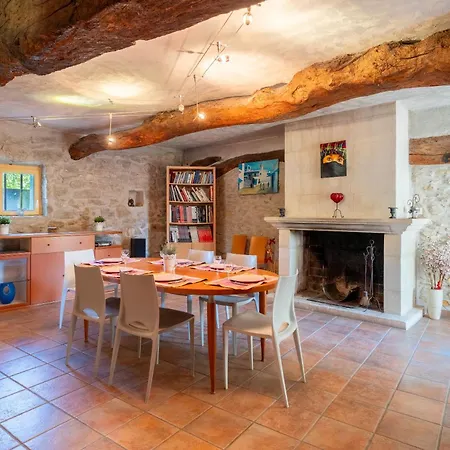 Holiday home Mas De Charme Sur Durance *