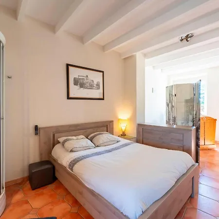 Mas De Charme Sur Durance Holiday home *